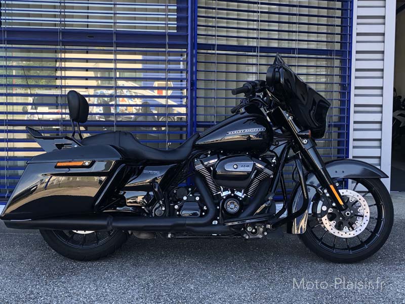 Harley Davidson Street Glide Special location moto