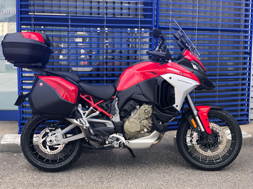 DUCATI Multistrada V4 S location moto
